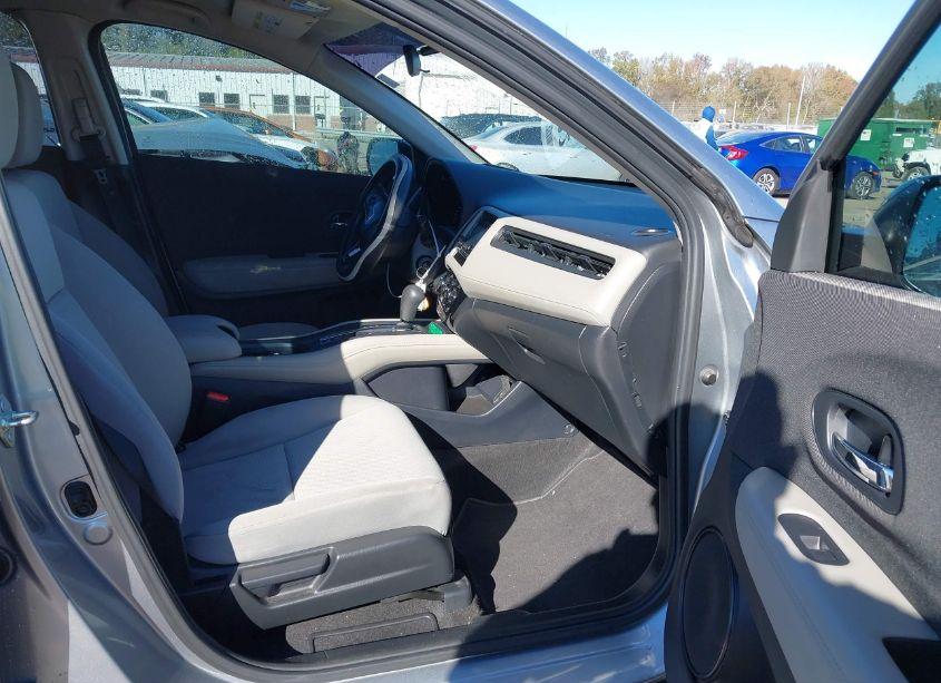 Photo 5 of 2019 Honda Hr-v LX (VIN 3CZRU6H34KG708404)