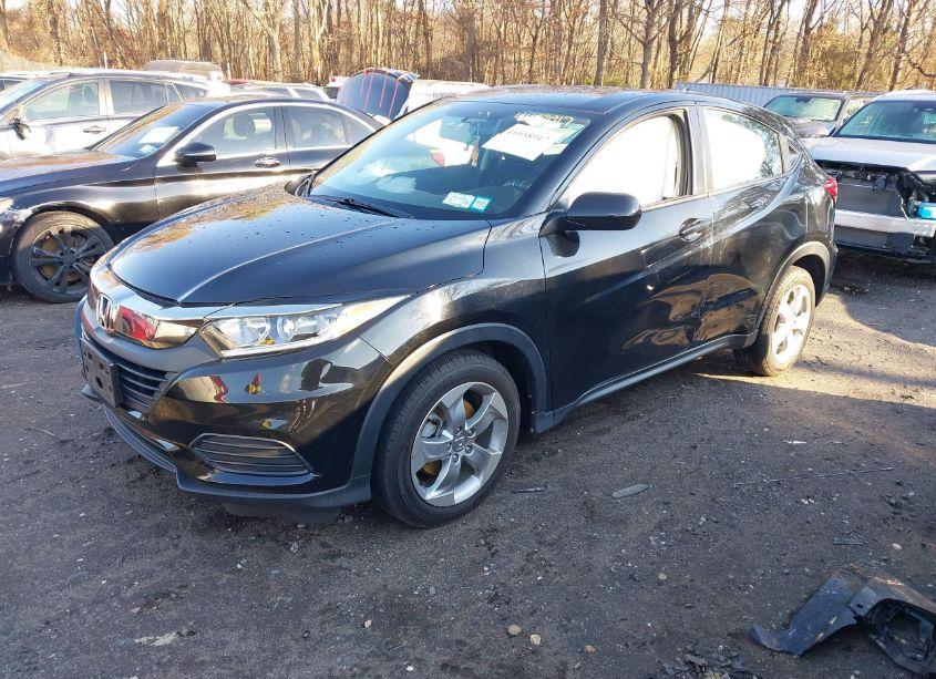 Photo 2 of 2019 Honda Hr-v LX (VIN 3CZRU6H34KM718092)