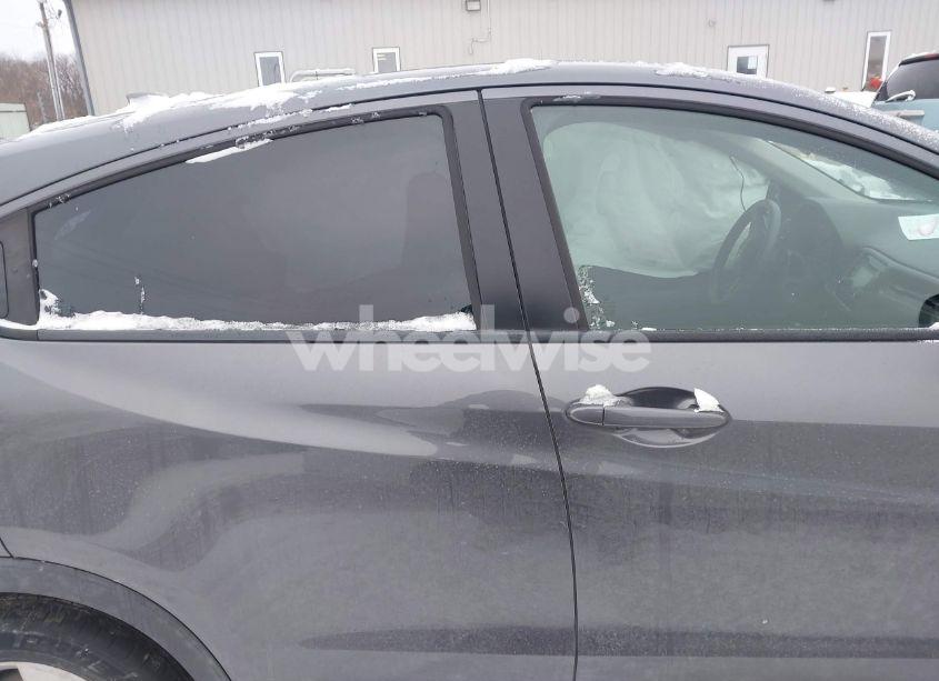 Photo 13 of 2017 Honda Hr-v LX (VIN 3CZRU6H35HG703155)