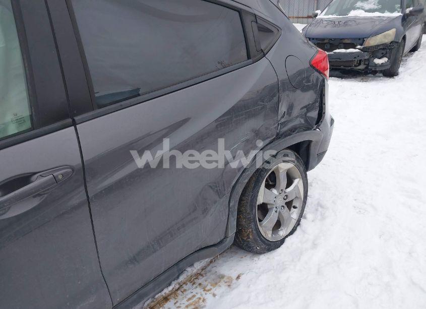 Photo 6 of 2017 Honda Hr-v LX (VIN 3CZRU6H35HG703155)