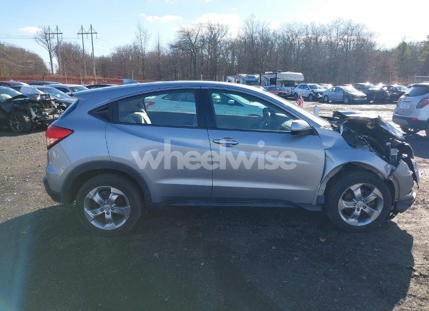 Photo 13 of 2018 Honda Hr-v LX (VIN 3CZRU6H35JG702836)