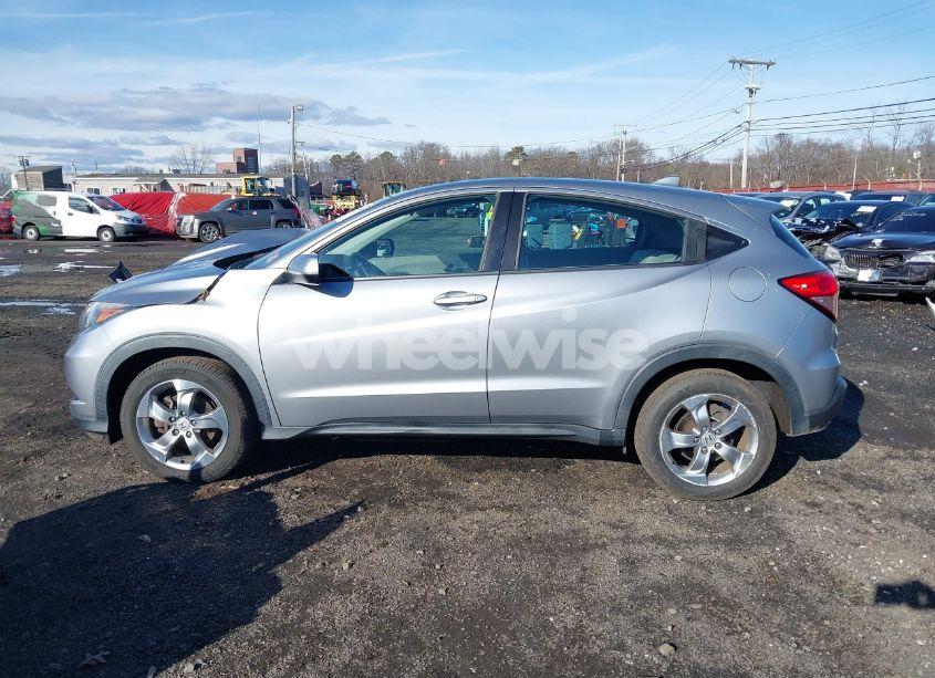 Photo 14 of 2018 Honda Hr-v LX (VIN 3CZRU6H35JG702836)