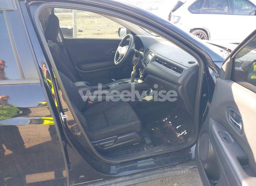 Photo 5 of 2018 Honda Hr-v LX (VIN 3CZRU6H35JG712833)