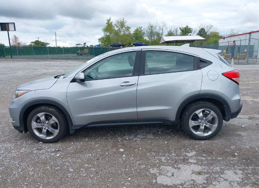 Photo 14 of 2018 Honda Hr-v LX (VIN 3CZRU6H35JG713819)