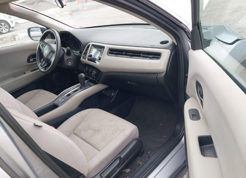 Photo 5 of 2018 Honda Hr-v LX (VIN 3CZRU6H35JG713819)