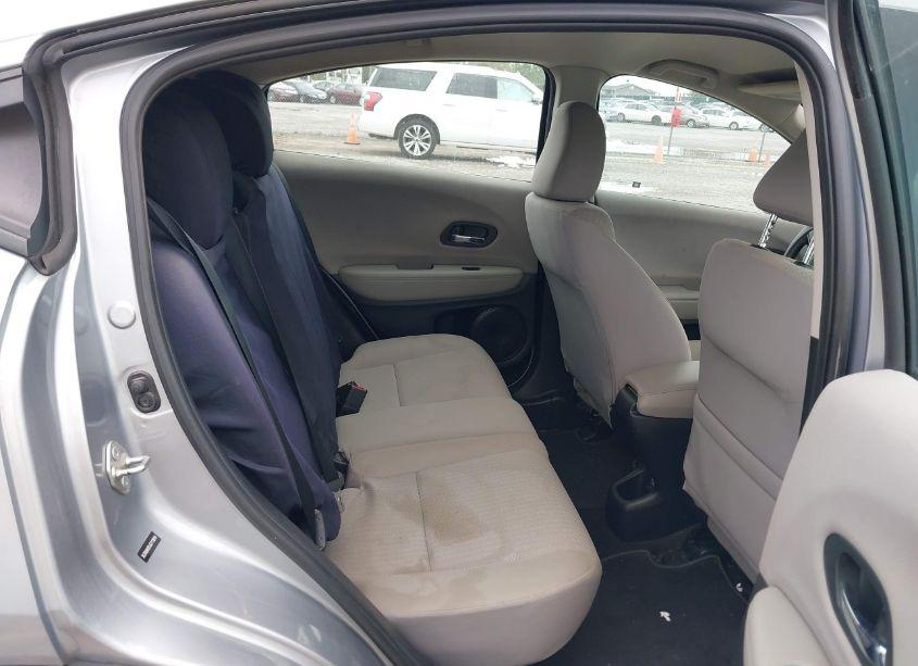 Photo 8 of 2018 Honda Hr-v LX (VIN 3CZRU6H35JG713819)