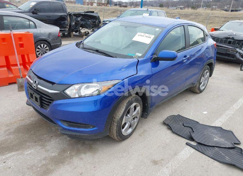 Photo 2 of 2018 Honda Hr-v LX (VIN 3CZRU6H35JM708914)