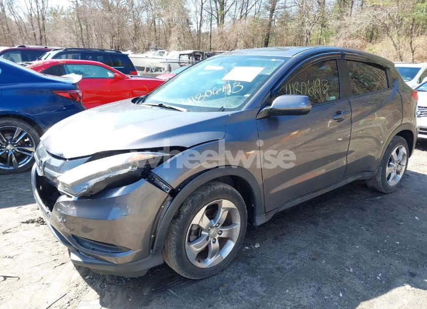 Photo 2 of 2018 Honda Hr-v LX (VIN 3CZRU6H35JM729178)