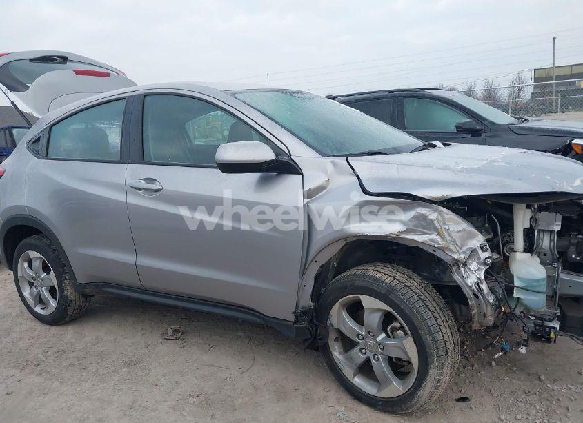 Photo 14 of 2019 Honda Hr-v LX (VIN 3CZRU6H35KG732744)