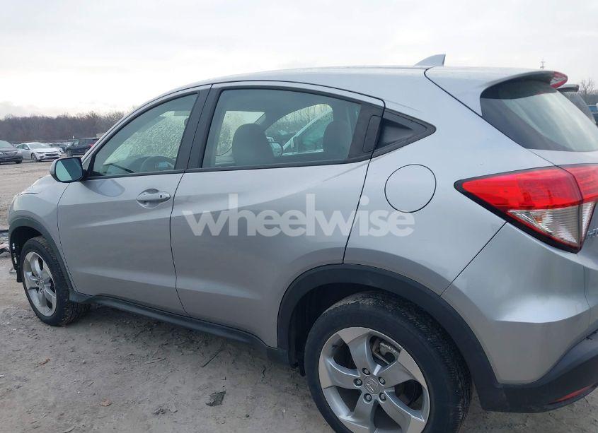 Photo 15 of 2019 Honda Hr-v LX (VIN 3CZRU6H35KG732744)