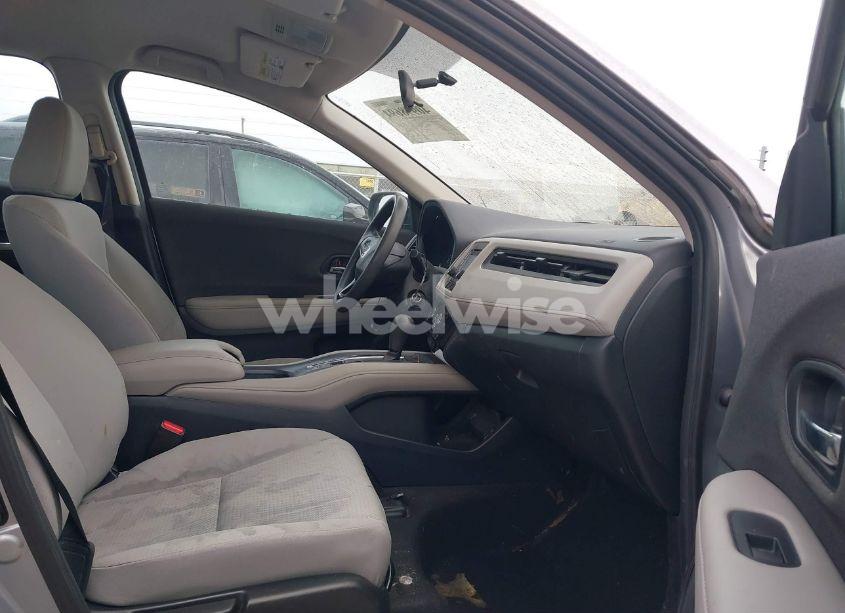 Photo 5 of 2019 Honda Hr-v LX (VIN 3CZRU6H35KG732744)