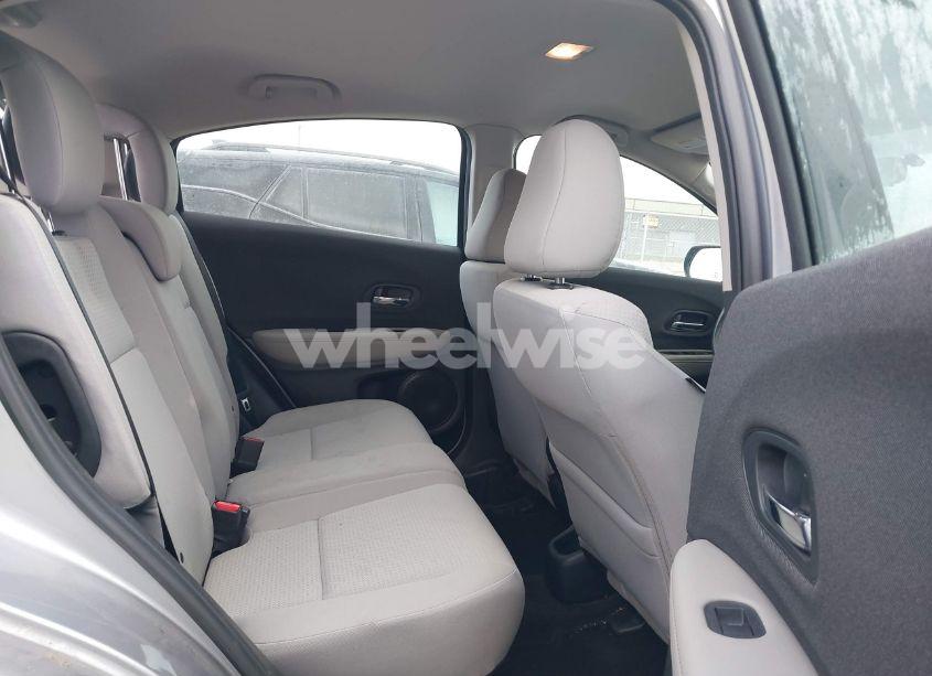 Photo 8 of 2019 Honda Hr-v LX (VIN 3CZRU6H35KG732744)