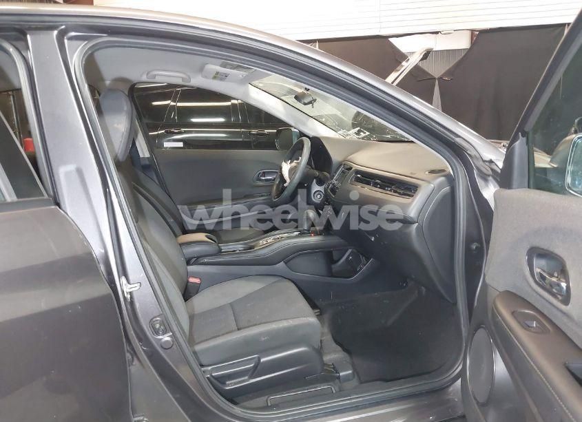 Photo 5 of 2020 Honda Hr-v AWD LX (VIN 3CZRU6H35LG701205)