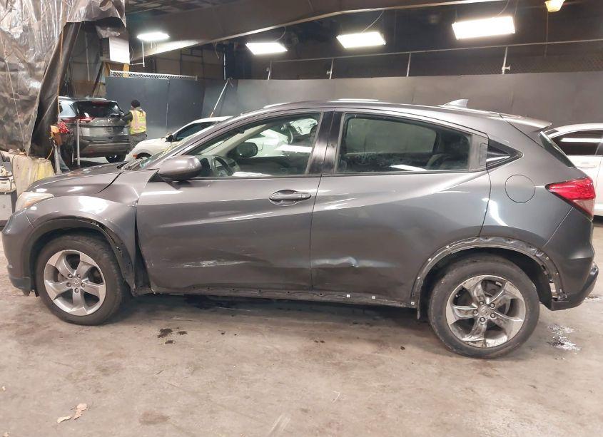 Photo 6 of 2017 Honda Hr-v LX (VIN 3CZRU6H36HG701012)