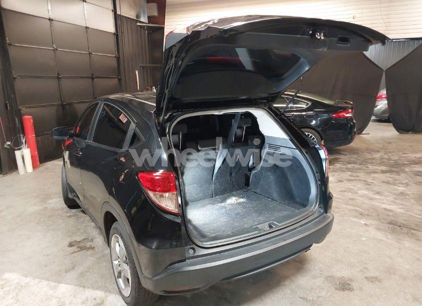 Photo 3 of 2017 Honda Hr-v LX (VIN 3CZRU6H36HG707733)