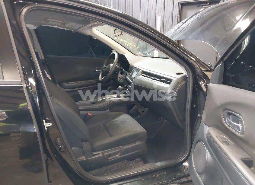 Photo 5 of 2017 Honda Hr-v LX (VIN 3CZRU6H36HG707733)