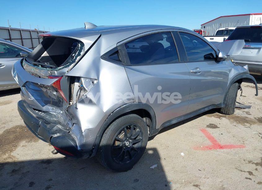 Photo 4 of 2018 Honda Hr-v LX (VIN 3CZRU6H36JG703137)