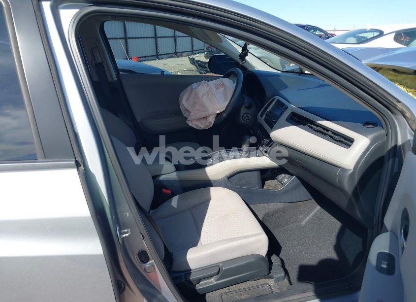 Photo 5 of 2018 Honda Hr-v LX (VIN 3CZRU6H36JG703137)