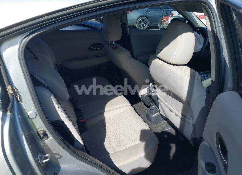 Photo 8 of 2018 Honda Hr-v LX (VIN 3CZRU6H36JG703137)