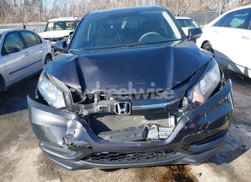 Photo 6 of 2018 Honda Hr-v LX (VIN 3CZRU6H36JG718236)