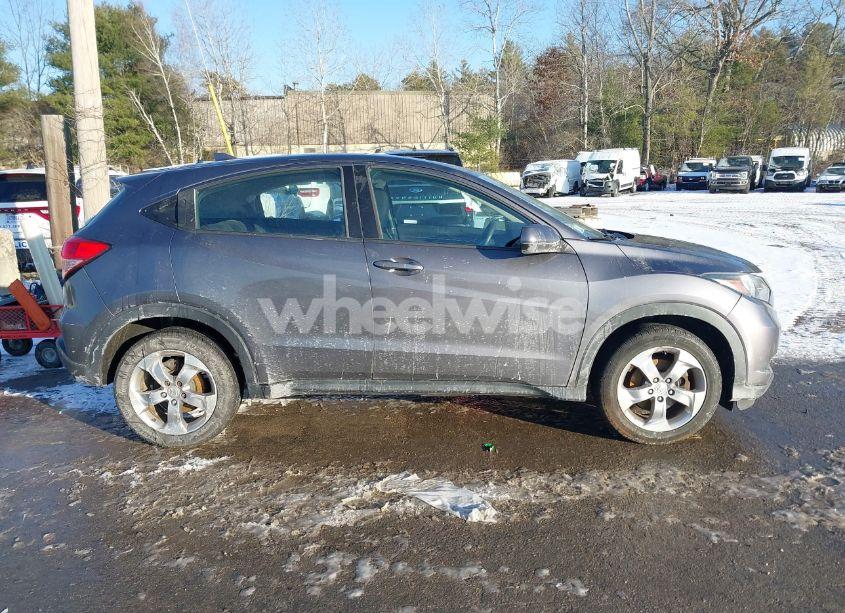 Photo 13 of 2018 Honda Hr-v LX (VIN 3CZRU6H36JM710669)