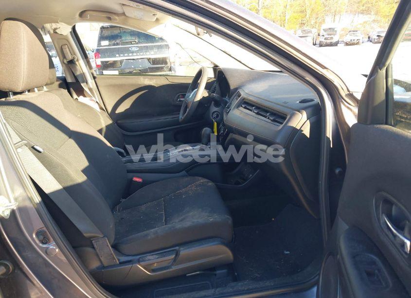 Photo 5 of 2018 Honda Hr-v LX (VIN 3CZRU6H36JM710669)