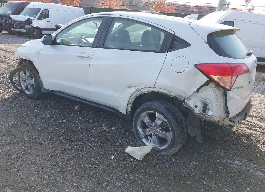 Photo 3 of 2018 Honda Hr-v LX (VIN 3CZRU6H36JM730923)