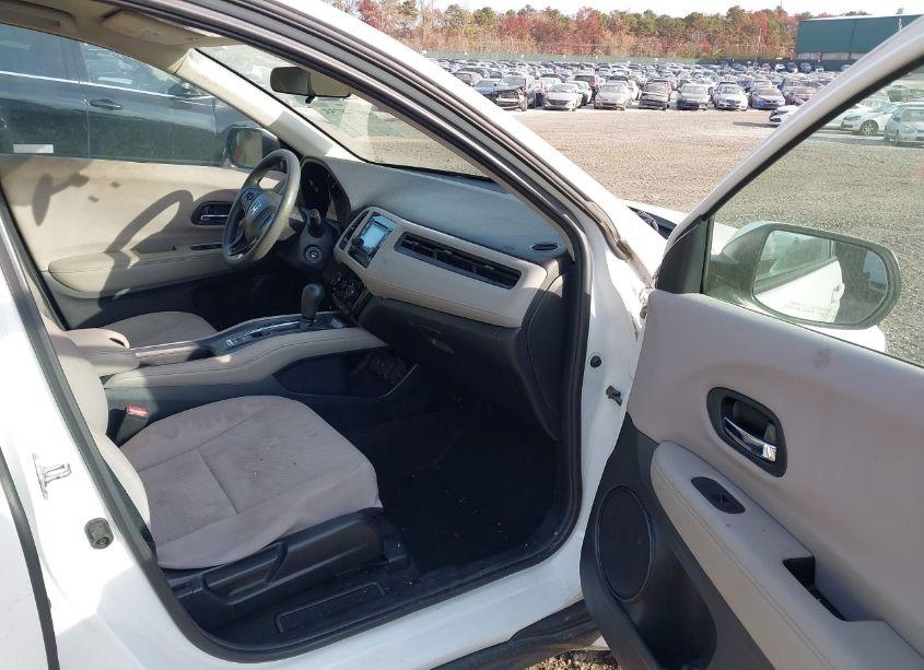 Photo 5 of 2018 Honda Hr-v LX (VIN 3CZRU6H36JM730923)