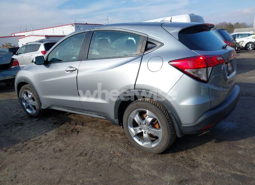 Photo 3 of 2019 Honda Hr-v LX (VIN 3CZRU6H36KG710994)