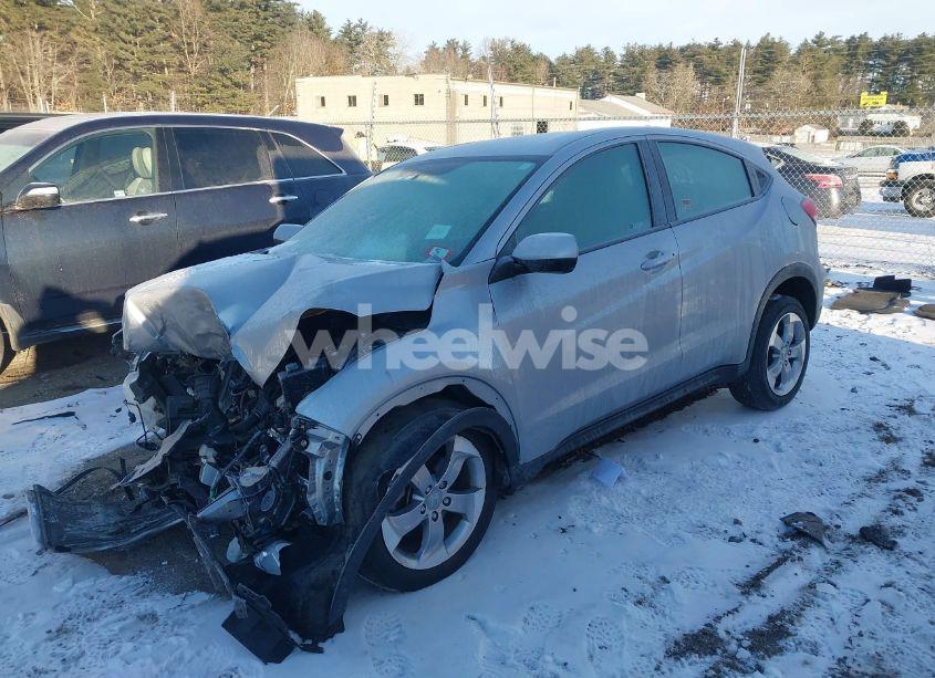 Photo 2 of 2019 Honda Hr-v LX (VIN 3CZRU6H36KG724314)