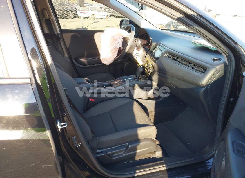 Photo 5 of 2019 Honda Hr-v LX (VIN 3CZRU6H36KG727293)