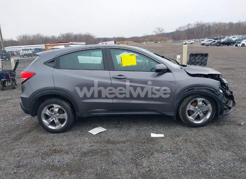 Photo 14 of 2019 Honda Hr-v LX (VIN 3CZRU6H36KG729156)