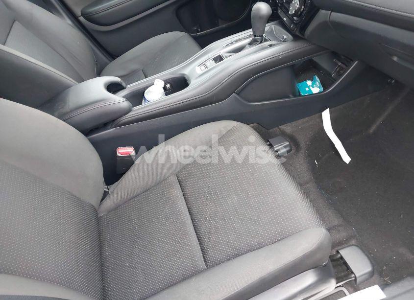 Photo 5 of 2019 Honda Hr-v LX (VIN 3CZRU6H36KG729156)