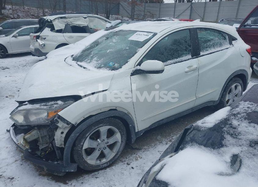 Photo 2 of 2016 Honda Hr-v LX (VIN 3CZRU6H37GM711693)