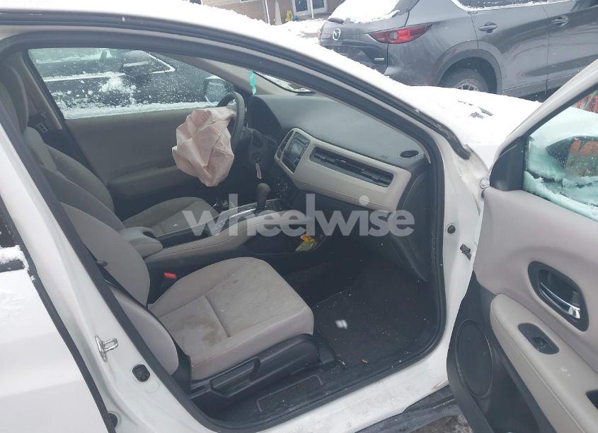 Photo 5 of 2016 Honda Hr-v LX (VIN 3CZRU6H37GM711693)