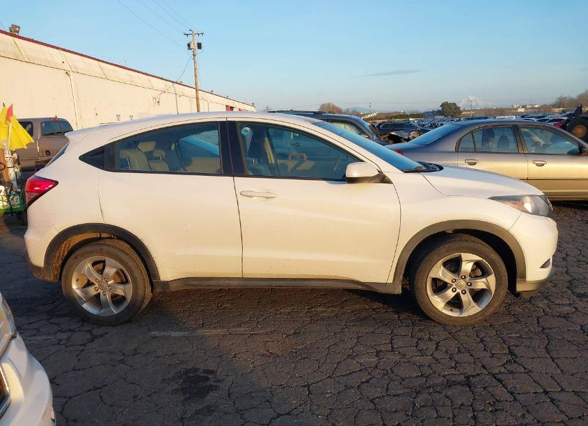 Photo 13 of 2016 Honda Hr-v LX (VIN 3CZRU6H37GM744872)