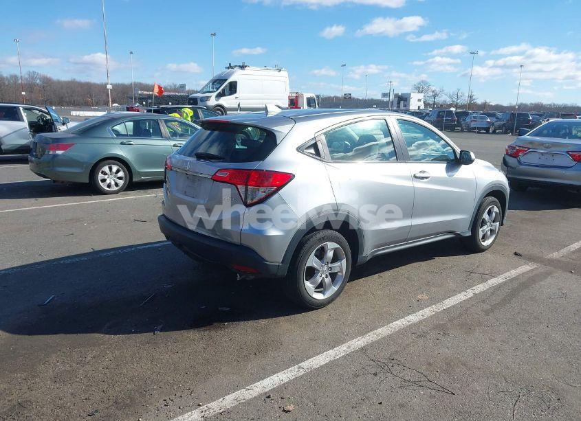 Photo 4 of 2019 Honda Hr-v LX (VIN 3CZRU6H37KG705075)