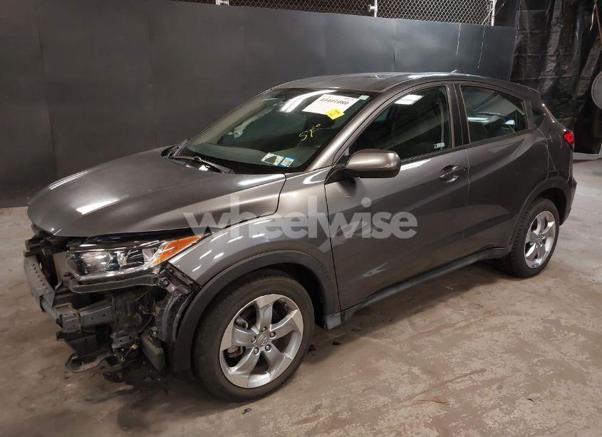 Photo 2 of 2019 Honda Hr-v LX (VIN 3CZRU6H37KG724810)