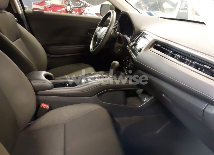 Photo 5 of 2019 Honda Hr-v LX (VIN 3CZRU6H37KG724810)