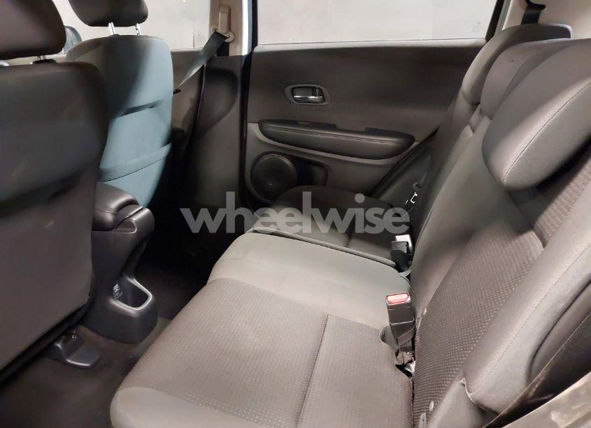 Photo 8 of 2019 Honda Hr-v LX (VIN 3CZRU6H37KG724810)