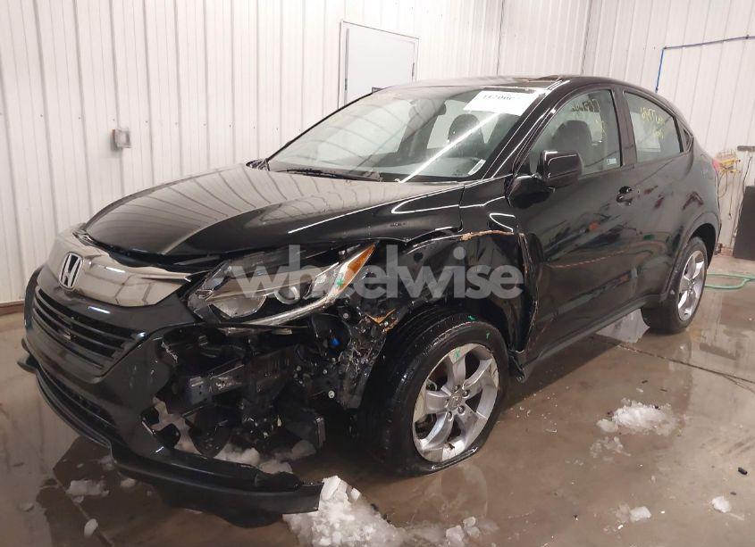 Photo 2 of 2019 Honda Hr-v LX (VIN 3CZRU6H37KG731837)