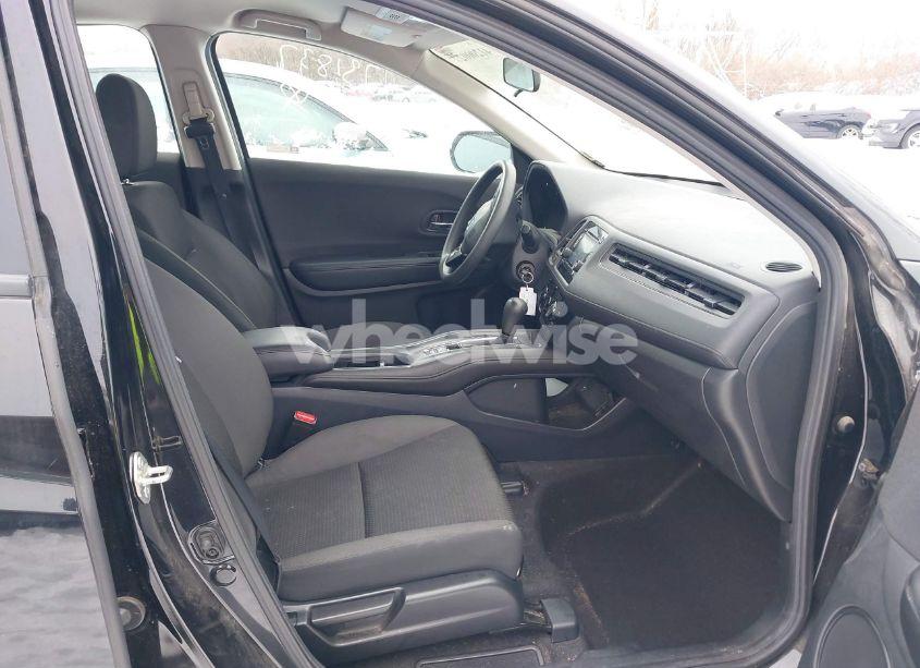 Photo 5 of 2019 Honda Hr-v LX (VIN 3CZRU6H37KG731837)