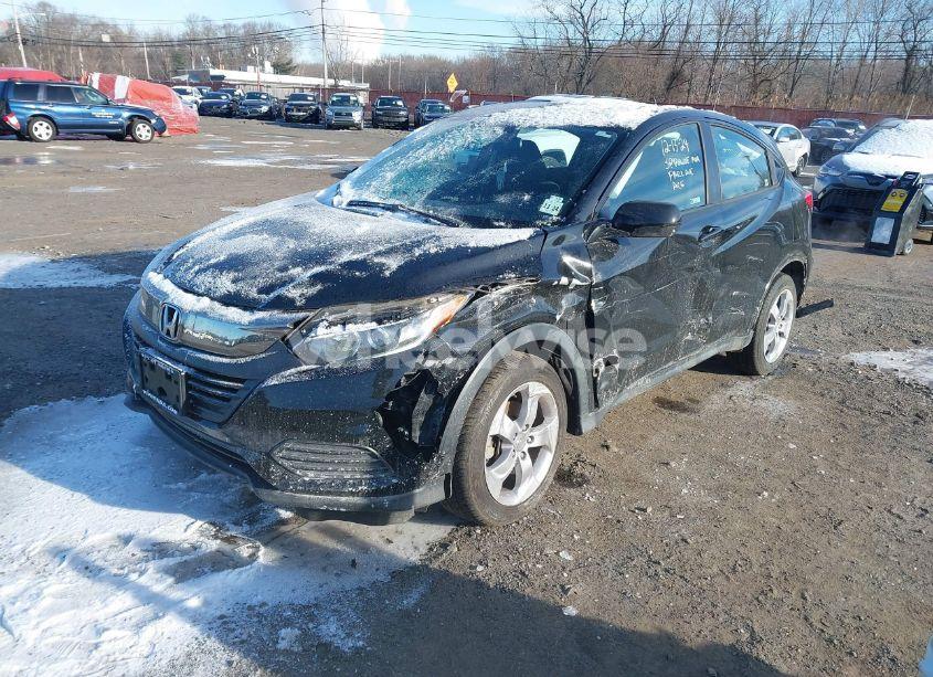 Photo 2 of 2019 Honda Hr-v LX (VIN 3CZRU6H37KG732437)