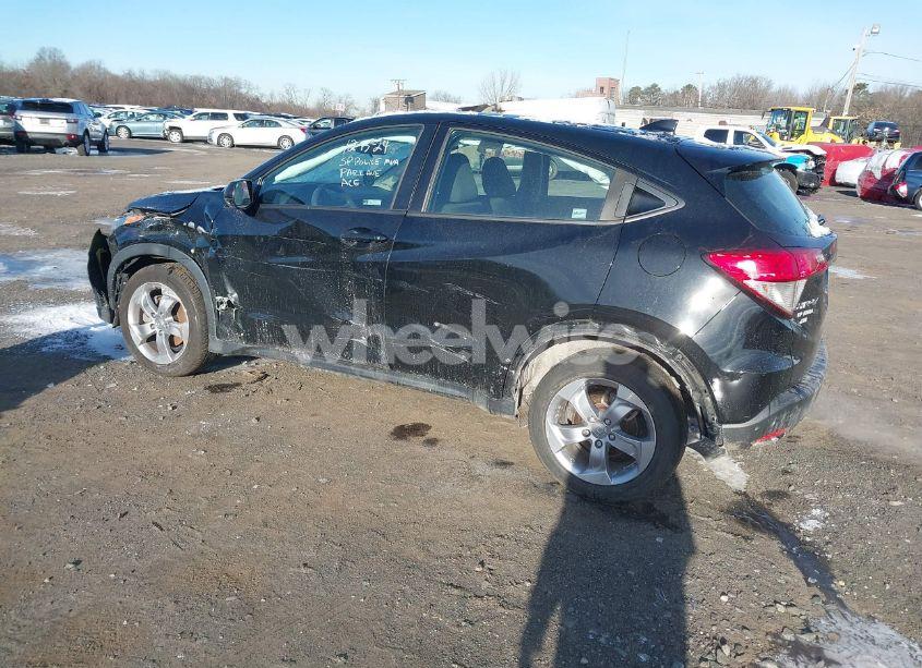 Photo 3 of 2019 Honda Hr-v LX (VIN 3CZRU6H37KG732437)