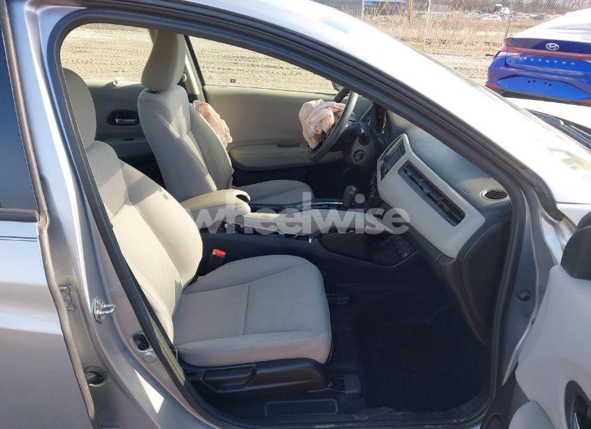 Photo 5 of 2017 Honda Hr-v LX (VIN 3CZRU6H38HG709077)