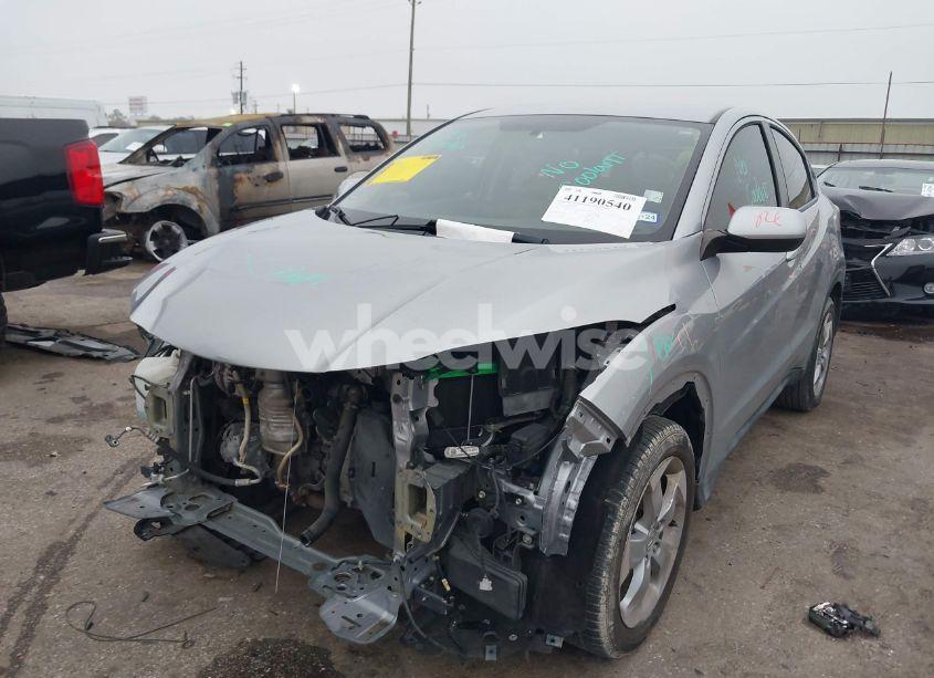 Photo 2 of 2018 Honda Hr-v LX (VIN 3CZRU6H38JG714947)