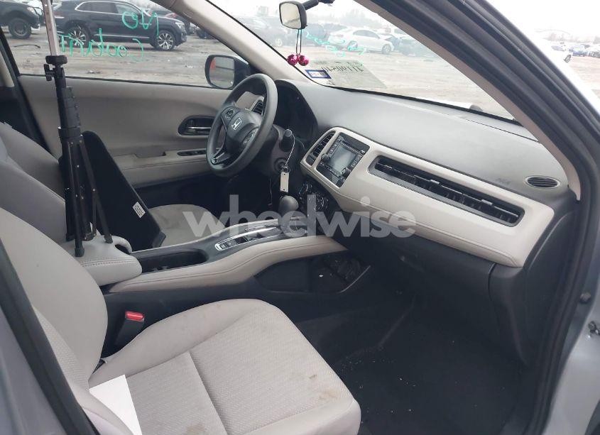 Photo 5 of 2018 Honda Hr-v LX (VIN 3CZRU6H38JG714947)