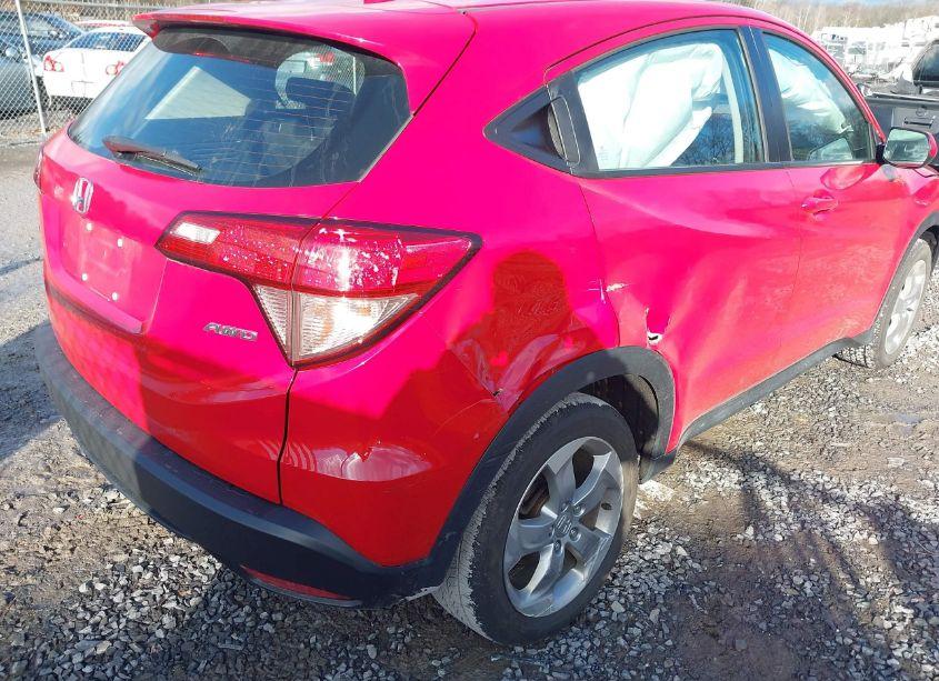 Photo 6 of 2018 Honda Hr-v LX (VIN 3CZRU6H38JG727701)