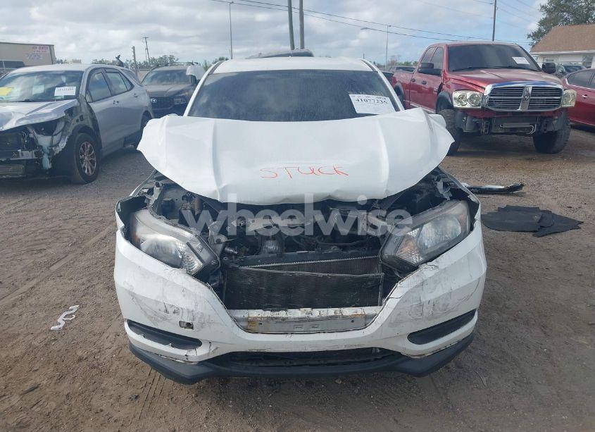 Photo 11 of 2018 Honda Hr-v LX (VIN 3CZRU6H38JM717848)