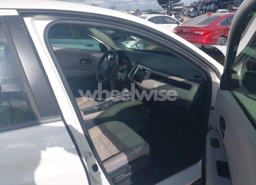 Photo 5 of 2018 Honda Hr-v LX (VIN 3CZRU6H38JM717848)